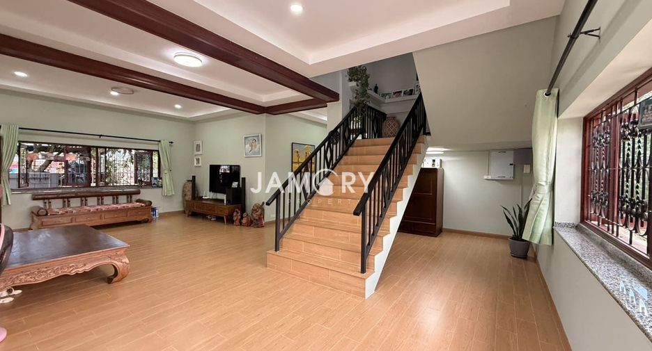 Haus zum Kauf mit 4 Zimmer in East Pattaya, Pattaya