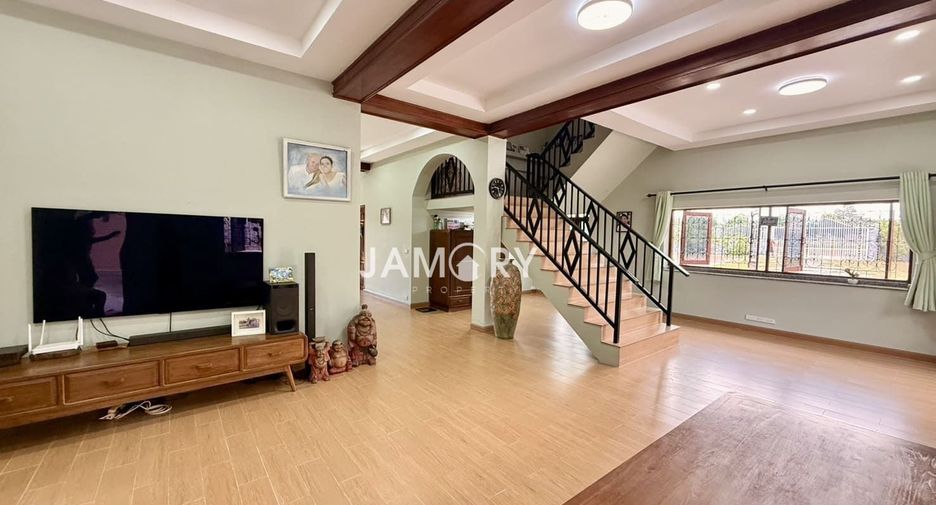 Haus zum Kauf mit 4 Zimmer in East Pattaya, Pattaya