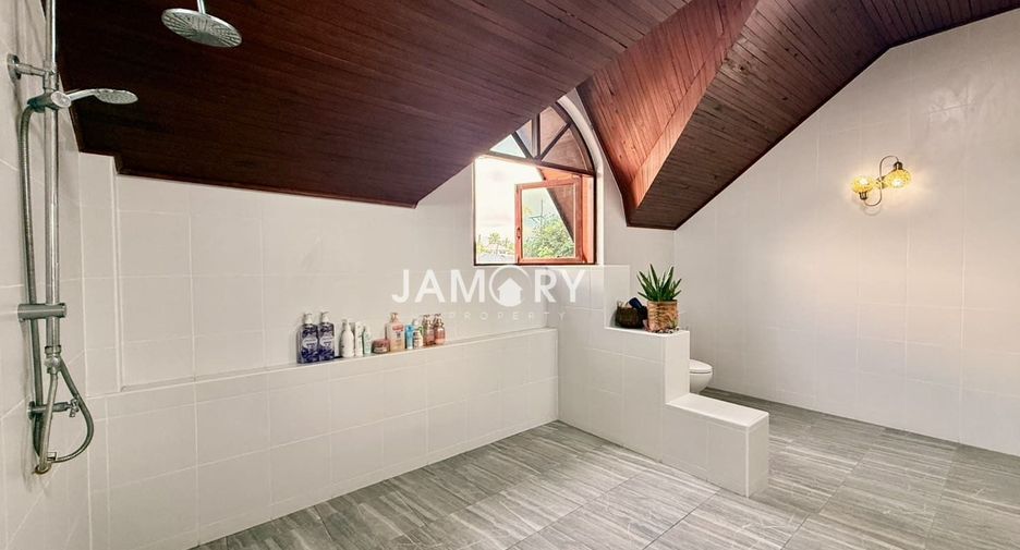 Haus zum Kauf mit 4 Zimmer in East Pattaya, Pattaya