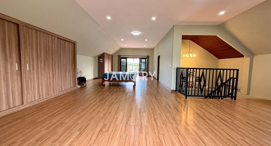 Haus zum Kauf mit 4 Zimmer in East Pattaya, Pattaya