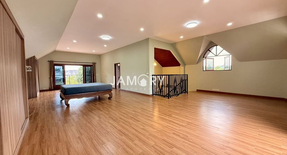 Haus zum Kauf mit 4 Zimmer in East Pattaya, Pattaya