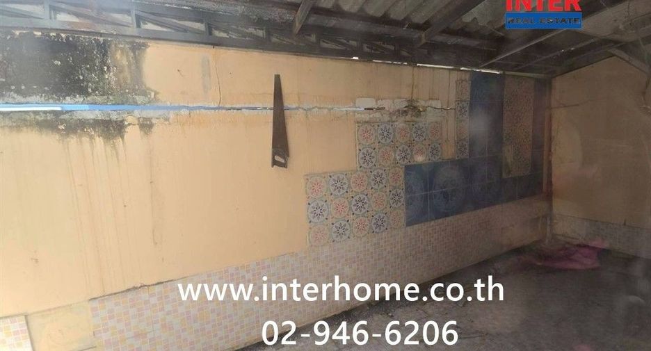 Casa adosada en venta de 3 habitaciones en Phra Samut Chedi, Samut Prakan