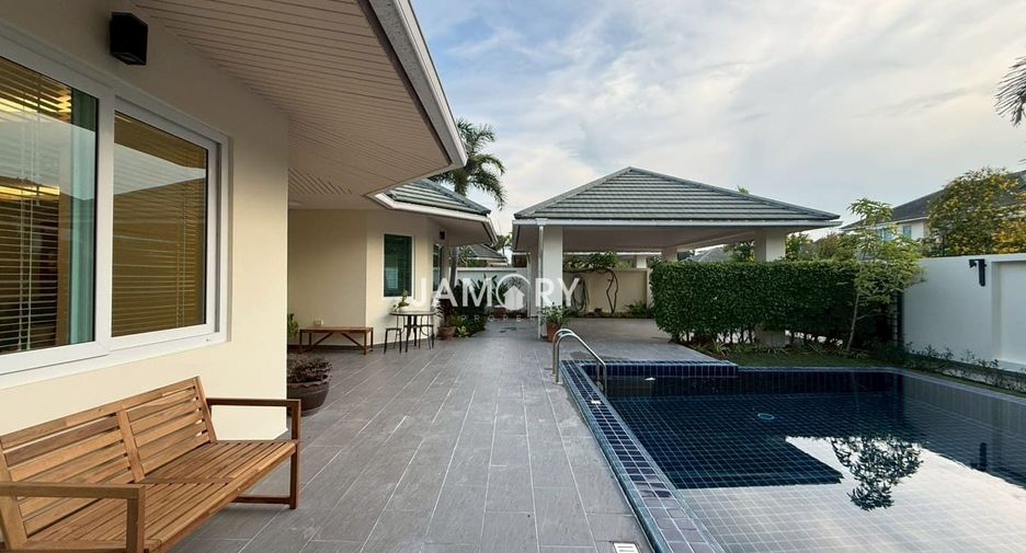 For rent 3 bedrooms villa in East Pattaya, Pattaya