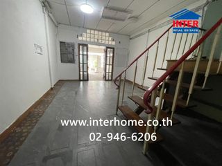 For sale 3 bedrooms townhouse in Huai Khwang, Bangkok
