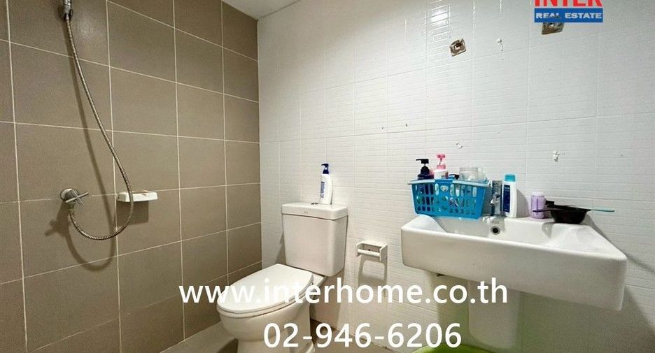 À vendre 3 chambres maison de ville à Bang Sao Thong, Samut Prakan