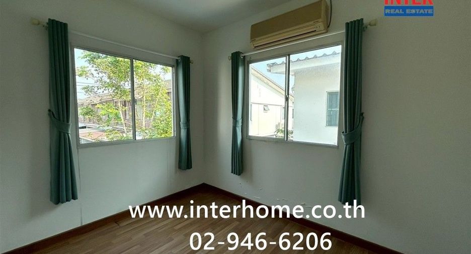 À vendre 3 chambres maison de ville à Bang Sao Thong, Samut Prakan