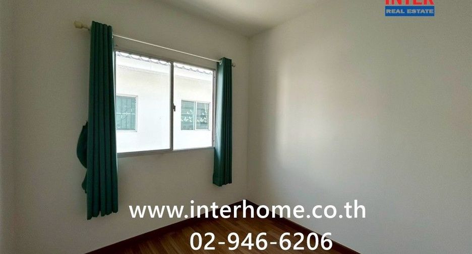 À vendre 3 chambres maison de ville à Bang Sao Thong, Samut Prakan