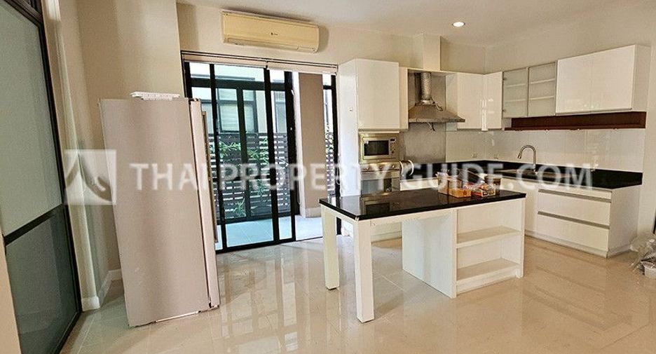 À louer 5 chambres maison à Pak Kret, Nonthaburi
