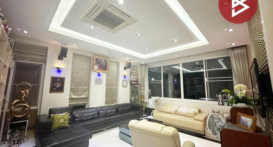 Casa en venta de 8 habitaciones en Lat Phrao, Bangkok
