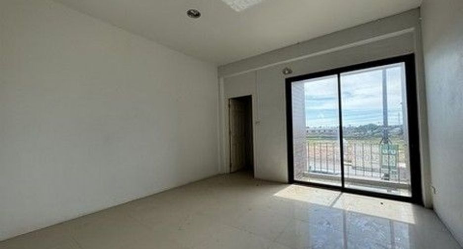 Gewerbefläche zum Kauf mit 1 Zimmer in Prachantakham, Prachin Buri