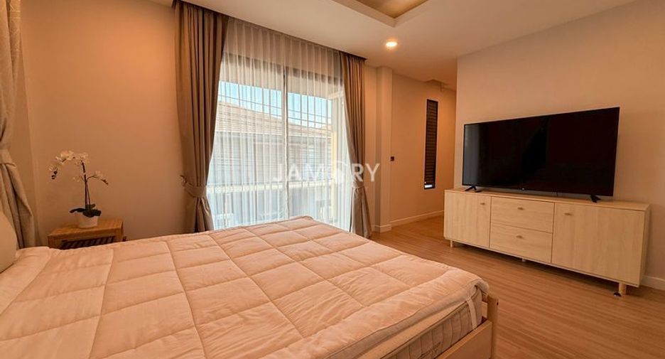 For rent 3 bedrooms villa in East Pattaya, Pattaya