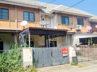 For sale 2 bedrooms townhouse in Mueang Chachoengsao, Chachoengsao