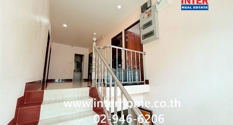 Haus zum Kauf mit 6 Zimmer in Bang Khae, Bangkok