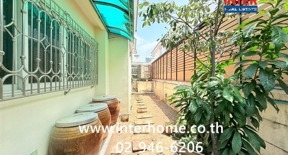 Haus zum Kauf mit 6 Zimmer in Bang Khae, Bangkok