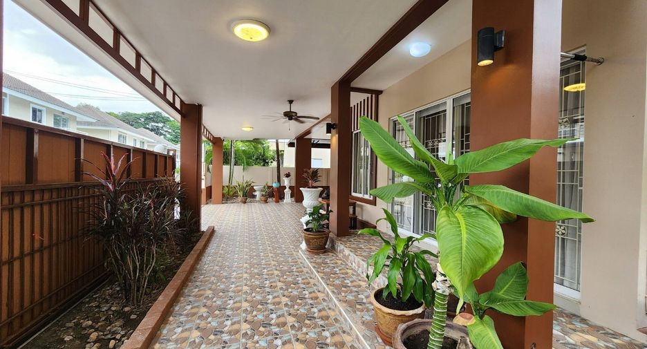 For rent 4 bedrooms house in Saraphi, Chiang Mai