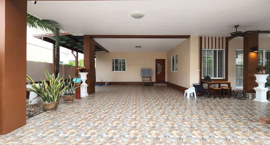 For rent 4 bedrooms house in Saraphi, Chiang Mai
