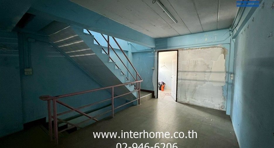 For sale 2 bedrooms retail Space in Khlong Sam Wa, Bangkok