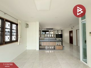 For sale 3 bedrooms house in Mueang Pathum Thani, Pathum Thani