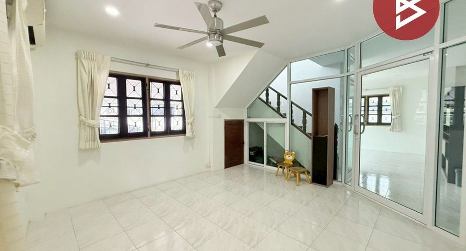 Haus zum Kauf mit 3 Zimmer in Mueang Pathum Thani, Pathum Thani