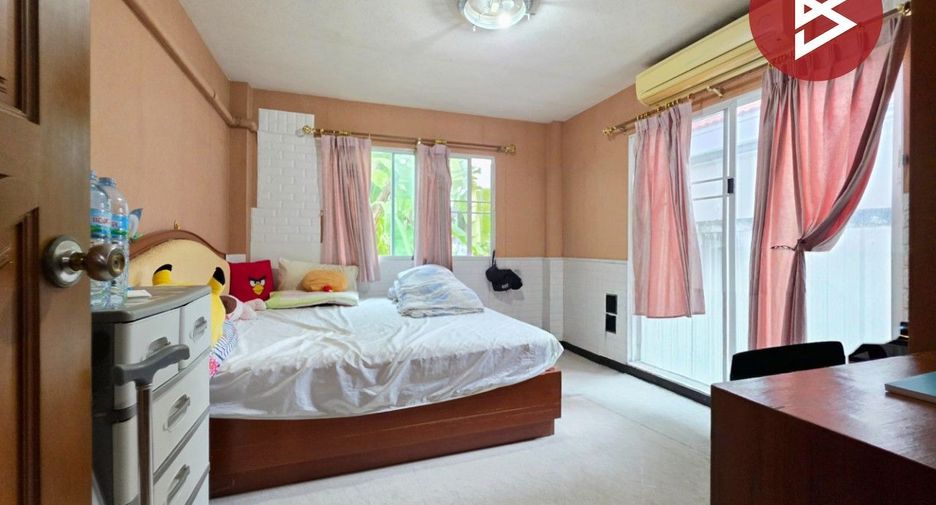 For sale 4 bedrooms house in Lam Luk Ka, Pathum Thani