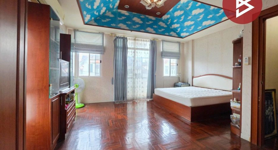 For sale 4 bedrooms house in Lam Luk Ka, Pathum Thani