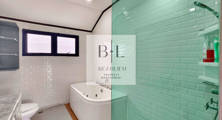 For sale and for rent 3 bedrooms house in Sattahip, Chonburi
