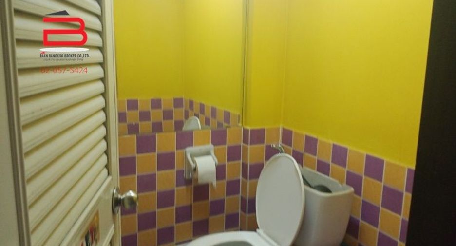 For rent and for sale 3 bedrooms retail Space in Lat Phrao, Bangkok