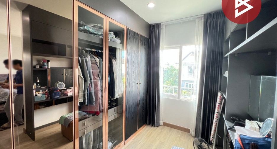 Haus zum Kauf mit 3 Zimmer in Sai Noi, Nonthaburi