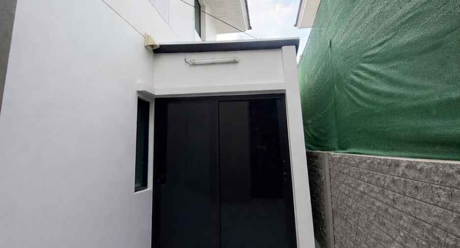 For rent そして for sale 4 ベッドルーム house in Phasi Charoen, Bangkok