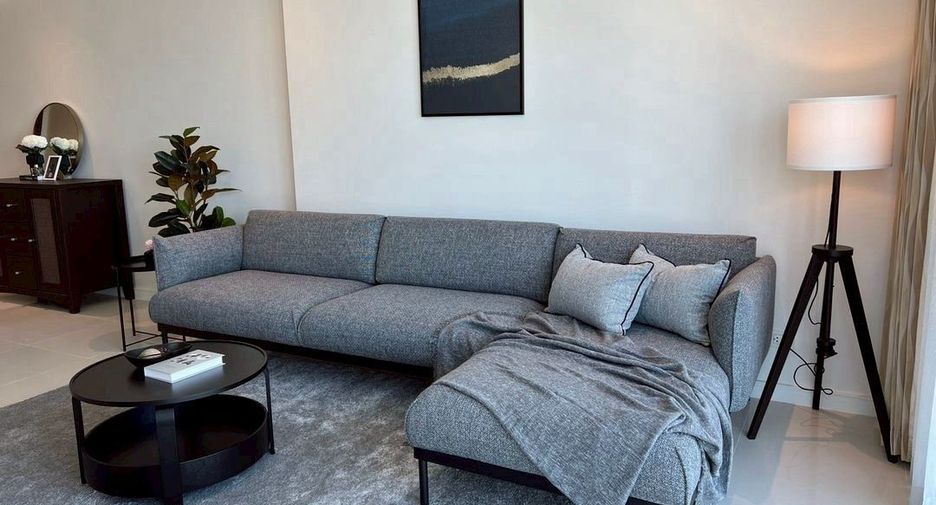 For rent 2 bedrooms condo in Khlong Toei, Bangkok