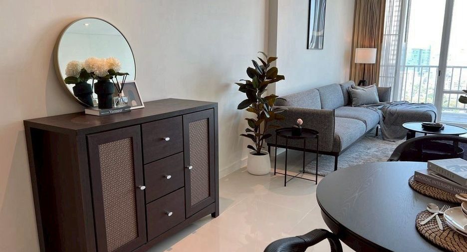 For rent 2 bedrooms condo in Khlong Toei, Bangkok