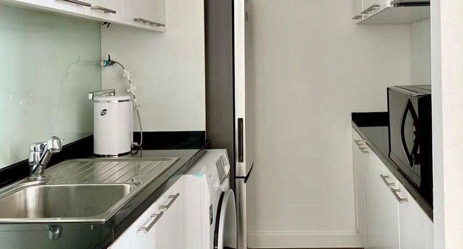 For rent 2 bedrooms condo in Sathon, Bangkok