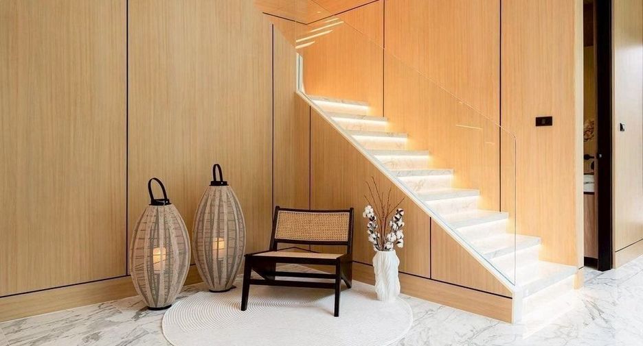 For sale 4 bedrooms house in Watthana, Bangkok