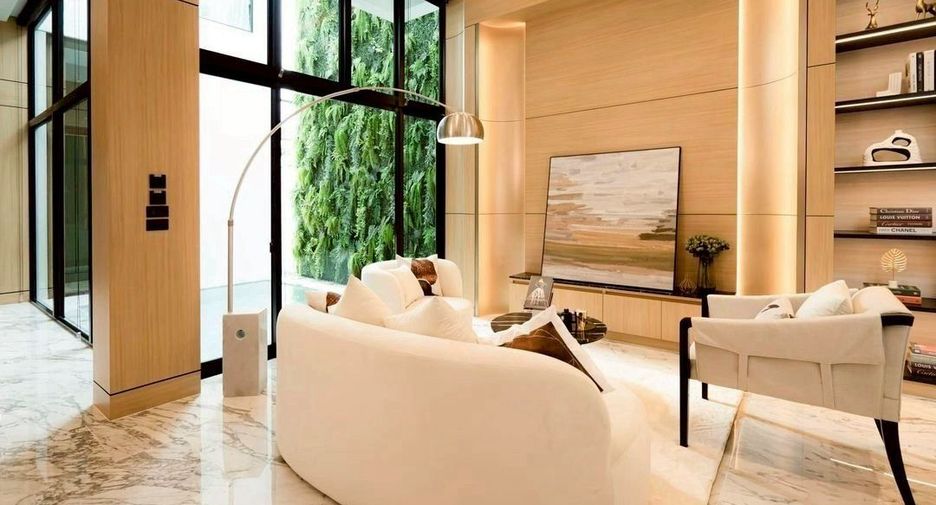 For sale 4 bedrooms house in Watthana, Bangkok