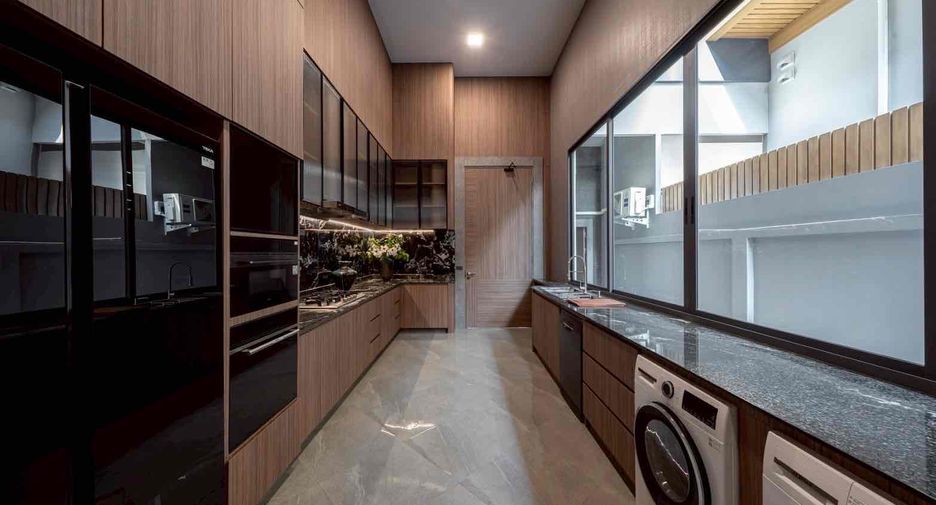 For sale 7 bedrooms villa in East Pattaya, Pattaya