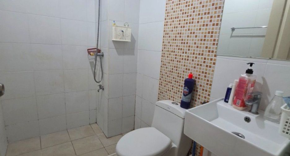 For sale 1 bed condo in Mueang Samut Prakan, Samut Prakan
