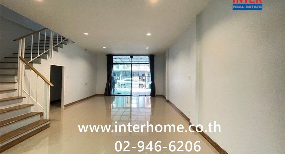 For sale 4 bedrooms townhouse in Lat Krabang, Bangkok