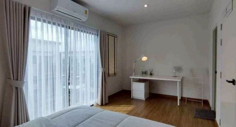 For rent 3 bedrooms townhouse in Prawet, Bangkok