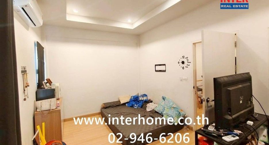 For sale 3 bedrooms townhouse in Krathum Baen, Samut Sakhon