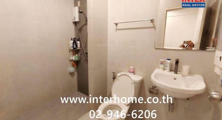 For sale 3 bedrooms townhouse in Krathum Baen, Samut Sakhon