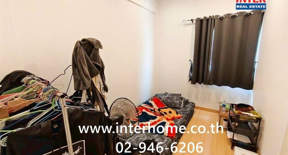 For sale 3 bedrooms townhouse in Krathum Baen, Samut Sakhon