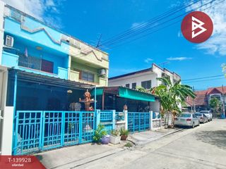 For sale 2 bedrooms townhouse in Bang Sao Thong, Samut Prakan