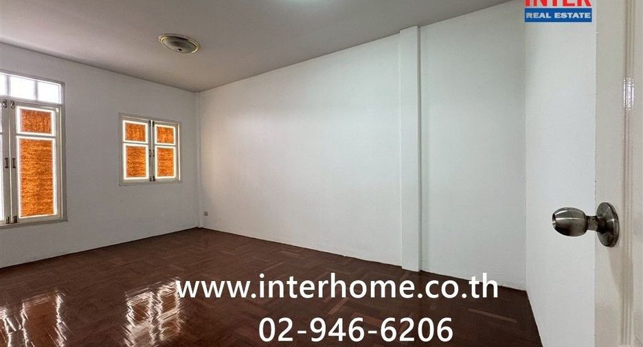 For sale 3 bedrooms townhouse in Thanyaburi, Pathum Thani