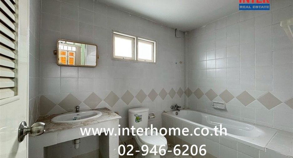 For sale 3 bedrooms townhouse in Thanyaburi, Pathum Thani