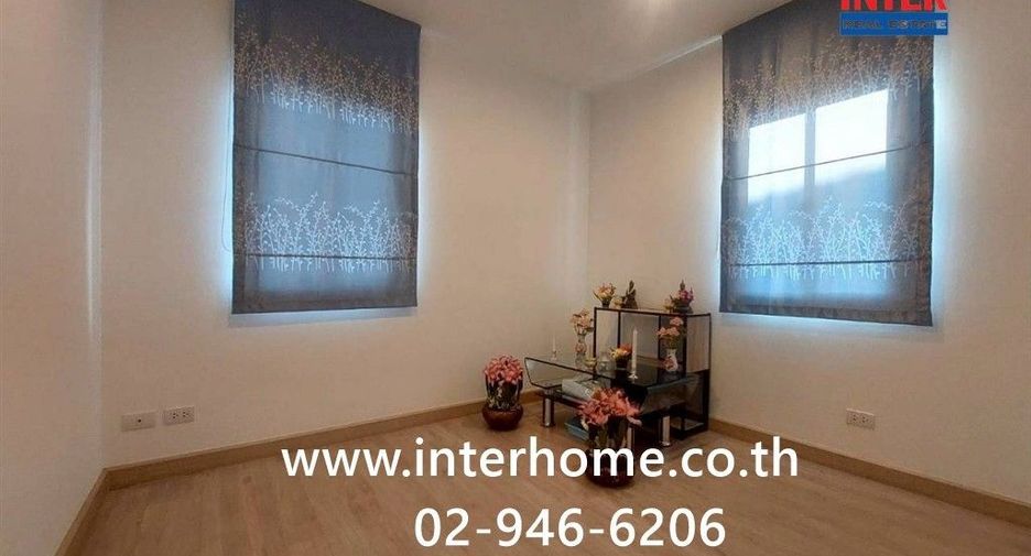 Casa en venta de 4 habitaciones en Bang Sao Thong, Samut Prakan
