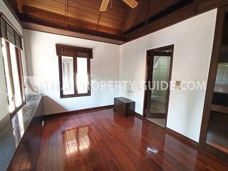Haus zur Miete mit 3 Zimmer in Khlong Toei, Bangkok