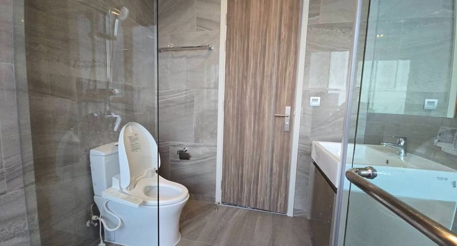 For rent 1 bed condo in Phra Khanong, Bangkok
