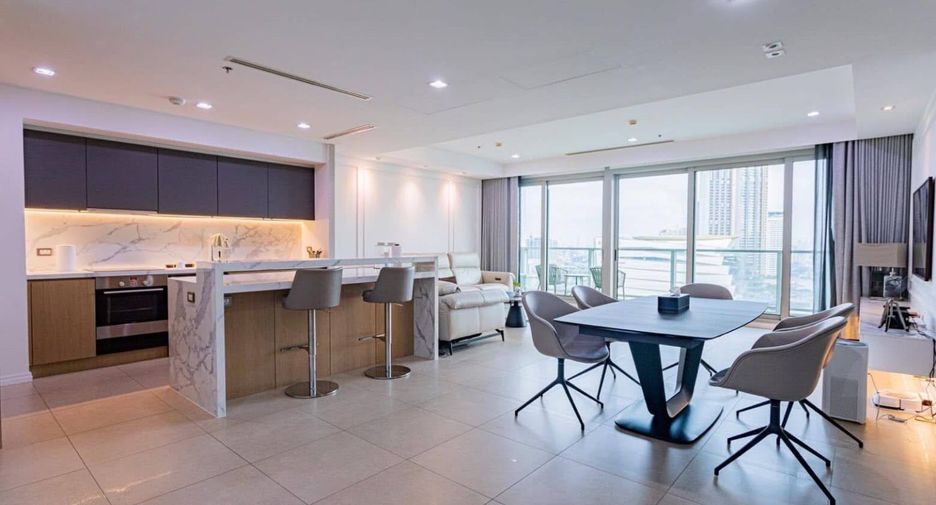 For rent 2 bedrooms condo in Sathon, Bangkok