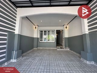 For sale 3 bedrooms townhouse in Mueang Pathum Thani, Pathum Thani