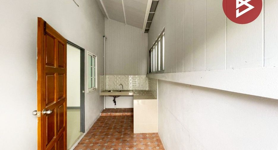 For sale 2 bedrooms townhouse in Mueang Nakhon Pathom, Nakhon Pathom